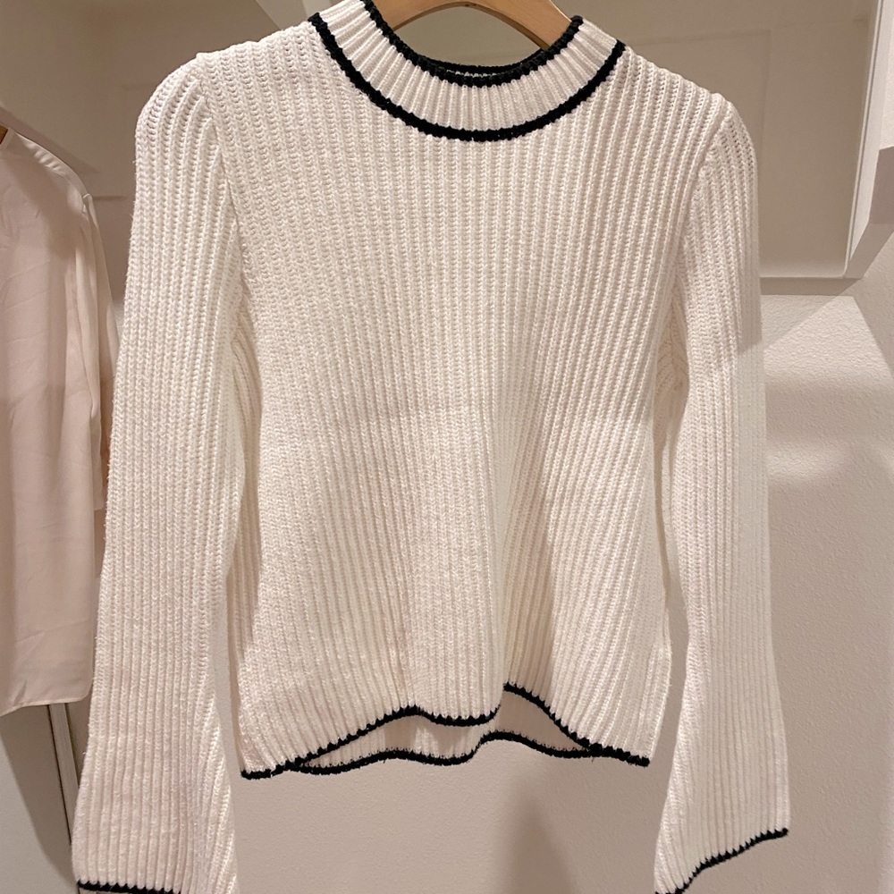 White Sweater Small
